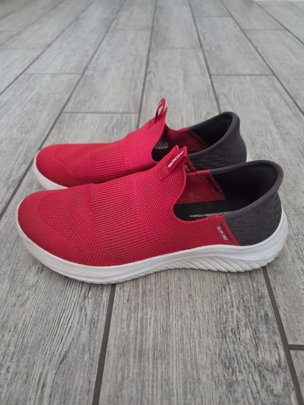 Skechers Women's Slip-ins Air-Cooled Memory Foam Sneakers Red Black Size 6.5 - Picture 3 of 12
